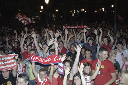 celebracin in grenada after the final for promotion to first division, apoyndoles with fans at the source of battles 18/06/2011のeditorial素材