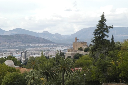 overview of the city of granada. view of the tower of the candle la alhambra 10/04/2010のeditorial素材