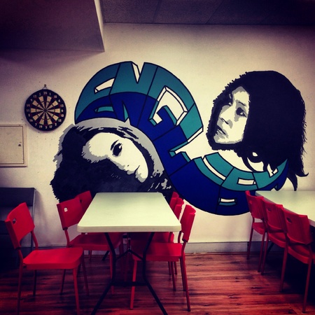 Graffiti on the wall in lounge at Schoolの素材