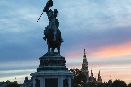 Kaiser Franz Joseph I statue with parliament building in background, Vienna, Austriaのeditorial素材