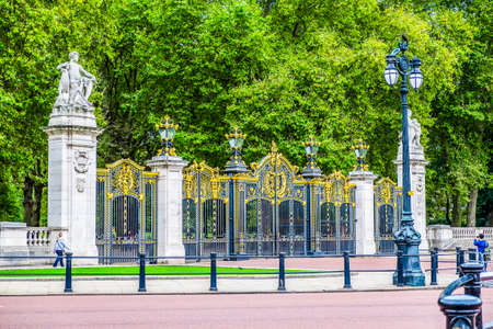 England London 27th Sept 2016 Buckingham palace home of Queen Elizabeth 2ndのeditorial素材