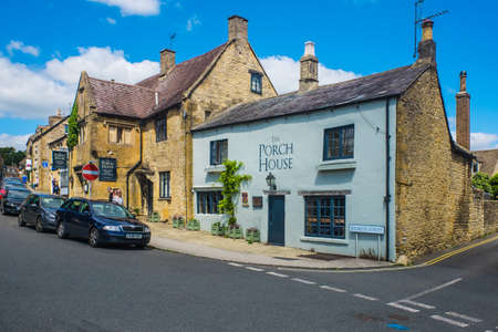 rural Cotsworld stone home in countryside of Englandのeditorial素材