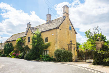 rural Cotsworld stone home in countryside of Englandのeditorial素材