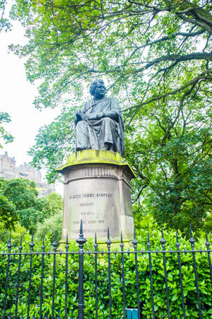 staue of Dr James Young Skipson on Princes Streetのeditorial素材