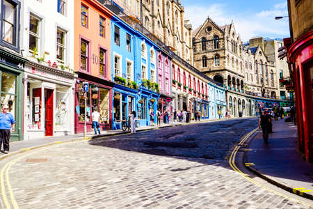 Edinburgh, Scotland, 7th Aug 2020 West Bow, Victoria Street: Beautiful colourful stone buildings in Edinburgh's Old Townのeditorial素材