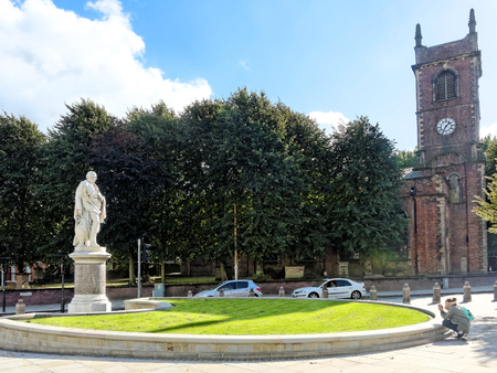 DUDLEY, OCTOBER 02: William Ward statue and St. Edmund King & Martyr Church in Dudley, UK 2016.のeditorial素材