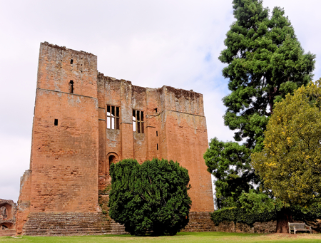 KENILWORTH, AUGUST 06: Kenilworth Castle, UK 2018. The Clinton's 12th-century great keep.のeditorial素材