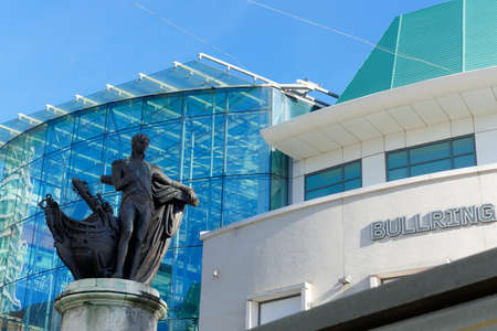 Statue of Horatio Nelson in Bullring Shopping Center, Birmingham, October 15, UK 2020のeditorial素材