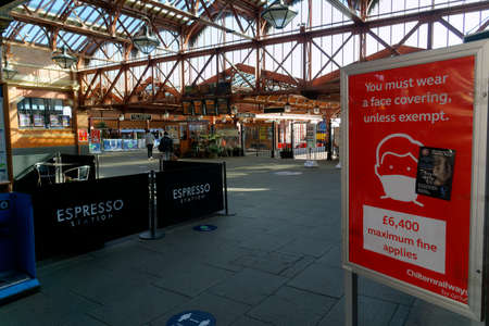'You must wear a face covering' Birmingham Moor Street rail station in Birmingham, October 15, UK 2020のeditorial素材