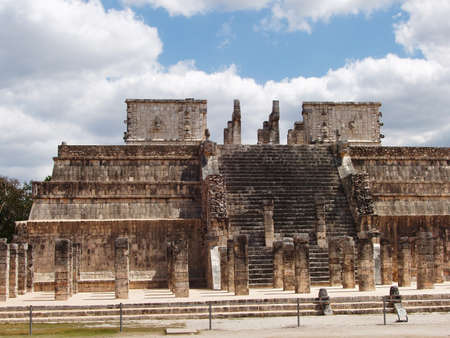 Temple of the warriors, Chichen Itza - Mexicoのeditorial素材