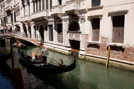 Venezia: veduta dei canali e gondoleのeditorial素材