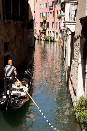 Venezia: veduta dei canali e gondoleのeditorial素材