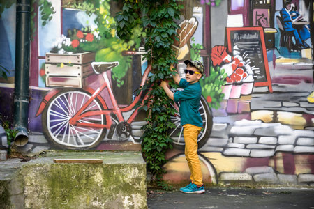 KYIV, UKRAINE - SEPTEMBER 11th, 2021: Mural art on the wall on Andriivs'kyi descent steet in Kyiv.のeditorial素材