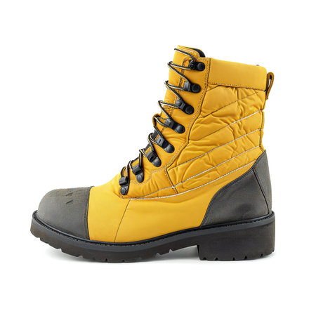 Yellow winter boot isolated on white backgroundの素材