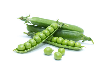 green peas vegetable bean isolated on whiteの写真素材