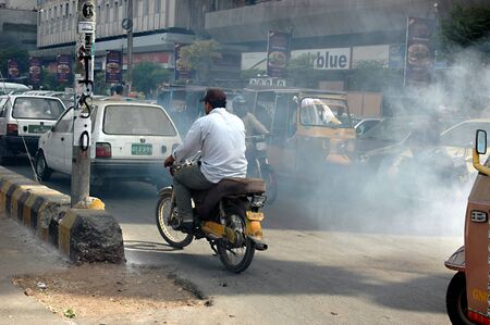 PAKISTAN_KARACHI_  Old cars make populations 18 May 2012 
のeditorial素材