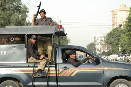 PAKISTAN_KARACHI_suni tehreek during protest rally against usa on blessphemy in karachi. sept,18,2012のeditorial素材