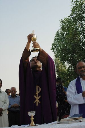 KARACHI/PAKISTAN_ Pakistani catholics commmunity celebrate soul day at christian cemetary Gora Quberistan today on 2 Nov. 2012    のeditorial素材