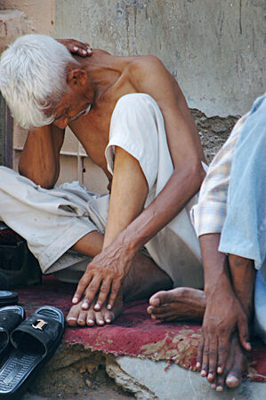 Karachi /Pakistan-  Senior chistian male livins in Pakistan'sslum are Azam Basti         02 July...