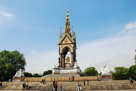 Giant monument in hyde park of londonのeditorial素材