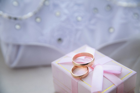 beautiful box with gold wedding rings. An offer of marriage. Close upの写真素材