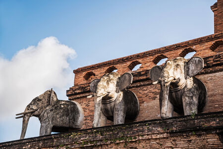 Ancient pagoda at Wat Chedi Luang temple in Chiang Mai, Thailand の写真素材