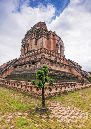 Ancient pagoda at Wat Chedi Luang temple in Chiang Mai, Thailand の写真素材