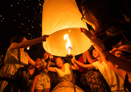 CHIANGMAI, THAILAND - OCTOBER 25 :Thai people floating lamp. October 25 ,2014 in Tudongkasatarn, Chiangmai, Thailand. Tudongkasatarn is where floating lamp ceremony takes place every year.のeditorial素材