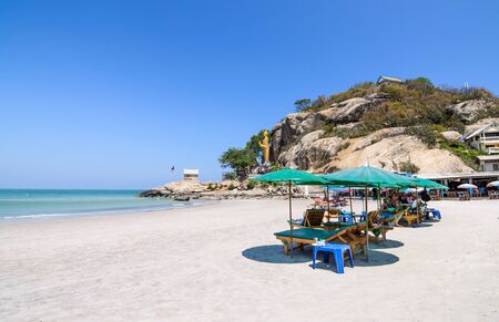 HUA HIN ,THAILAND - APRIL 5 : Khaotakeab Beach is place for tourist on April 5, 2016 in Hua Hin, Thailand.のeditorial素材