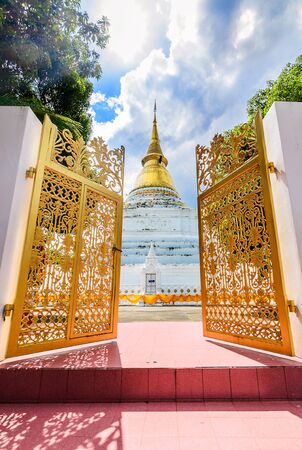 Wat Phra Kaew Don Tao is  Buddhist temple in Lampang Province, Thailand.の写真素材