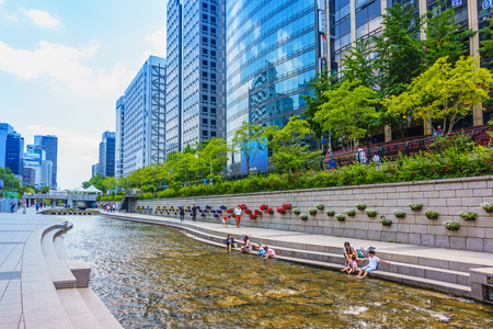 Seoul, South Korea - May 27, 2017: Cheonggyecheon Stream and modern public recreation space in downtown Seoul, South Korea.のeditorial素材