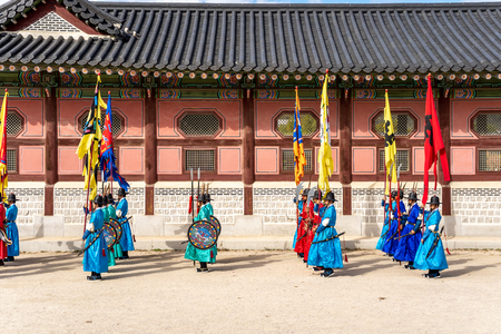 SEOUL, SOUTH KOREA, OCTOBER 18, 2018 : Royal Guards changing ceremony with Korean traditional military clothingis reenacted at Gyeongbokgung Palace's Gwanghwamun Gate.のeditorial素材