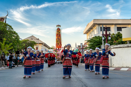 LAMPHUN, THAILAND- SEPTEMBER 23, 2018 Salak Yom Procession the only one annual great festival in the world at wat Prathat Hariphunchai, Lampoon, Thailand, started on Septemberのeditorial素材