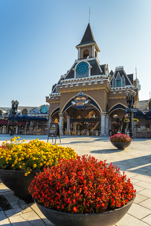 DAEGU, SOUTH KOREA - NOVEMBER 4, 2019: E World fun park and 83 tower, It is a third large amusement park of South Korea and symbol of Daegu and famous tourist destination.のeditorial素材
