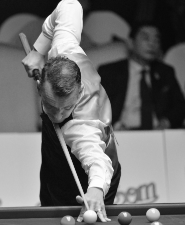 Bangkok, Thailand - SEP 6 Mark Davis of England participates in a Sangsom Six-red World Championship 2013 at Montien Riverside Hotel on September 6, 2013 in Bangkok, Thailand のeditorial素材