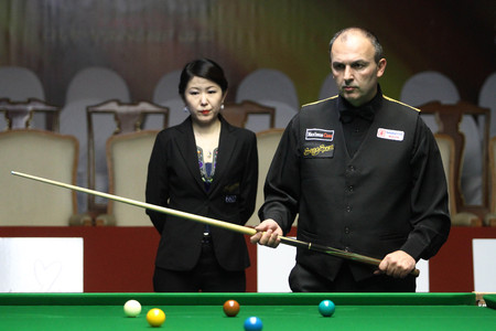 Bangkok, Thailand - SEP 1:Alex Borg of Malta participates in a Sangsom Six-red World Championship...
