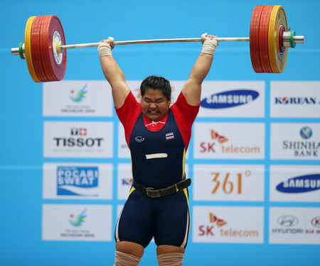 INCHEON - SEP 26:Chitchanok PULSABSAKUL of Thailand in action during the 2014 Incheon Asian Games at Moonlight Festival Garden Weightlifting Venue on September 26, 2014 in Incheon, South Korea.のeditorial素材