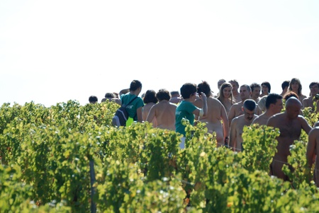 Spencer Tunick Installation Macon France October 3, 2009のeditorial素材