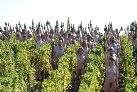 Spencer Tunick Installation Macon France October 3, 2009のeditorial素材