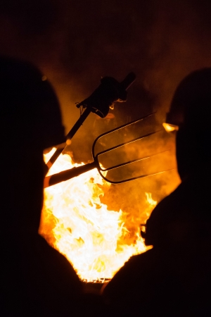KIEV, UKRAINE - January 24, 2014: Mass anti-government protests in the center of the Ukrainian capital Kiev. Waiting to storm by government troops on Hrushevskoho St.のeditorial素材
