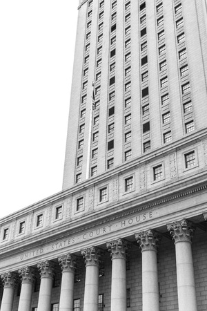 Black and white image of United States Court House. Courthouse facade with columns, lower Manhattan, New Yorkのeditorial素材