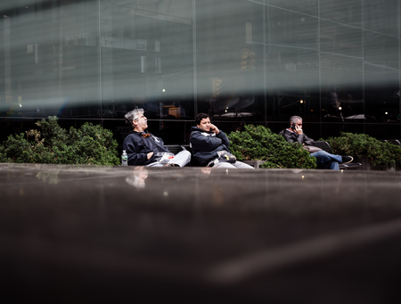 NEW YORK, USA - Apr 28, 2016: Manhattan street scene. The Americans on the streets of New Yorkのeditorial素材