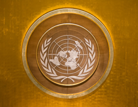 NEW YORK, USA - Sep 21, 2016: The emblem of the United Nations in the meeting room above the the podium at the UN Headquartersのeditorial素材