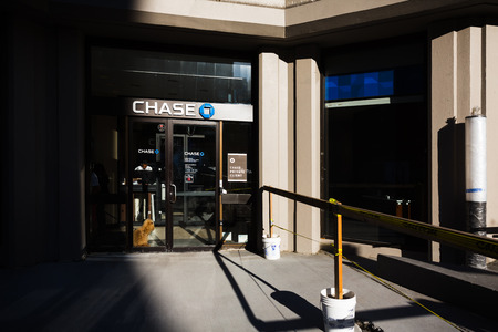 NEW YORK, USA - Sep 22, 2016: Chase Bank branch in New York. JPMorgan Chase, through its Chase subsidiary, is one of the Big Four banks of the United Statesのeditorial素材