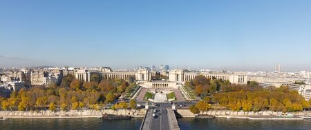 PARIS, FRANCE - Nov 07, 2017: Aerial view from Eiffel tower with Trocadero place in Paris, Franceのeditorial素材