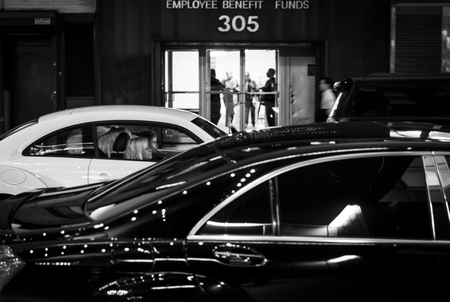 New York, USA - Sep 20, 2016: New York and New Yorkers. Manhattan street scene. The Americans on the streets of New York City in evening timeのeditorial素材