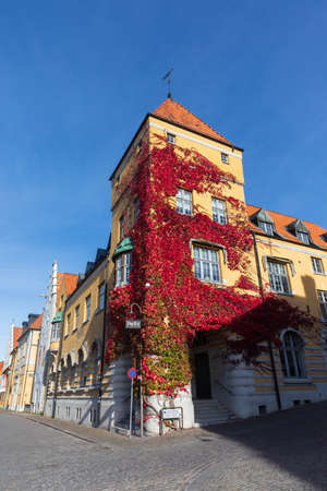 Visby, Gotland, Sweden- Oct 1, 2021: Autumn at the main square in Visby Center Stora Torget. View about the street Strandgatan and Donnerplats in the old town of Visbyのeditorial素材