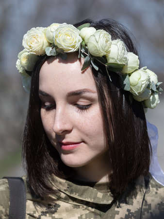 KYIV, UKRAINE - Apr. 07, 2022: War and Love. Members of the Kyiv territorial defense married in Kyiv under the laws of martial law, Kyiv, Ukraineのeditorial素材