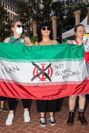 PORTLAND, OREGON, USA - Oct 15, 2022: People participate in a demonstration in solidarity with Iranian women and in memory of Mahsa Amini killed by the Iranian police.のeditorial素材
