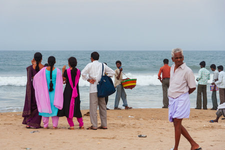 Chennai, India - September 6, 2007: Local people enjoy themselves at the popular Marina Beach in Chennai. It is the longest beach in India situated along the coast of Bay of Bengal.のeditorial素材